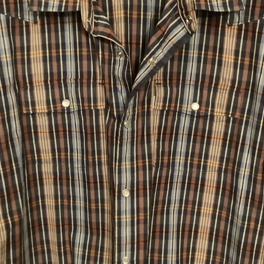 Striped Levi’s Button-Up Shirt - Picture 3 of 4